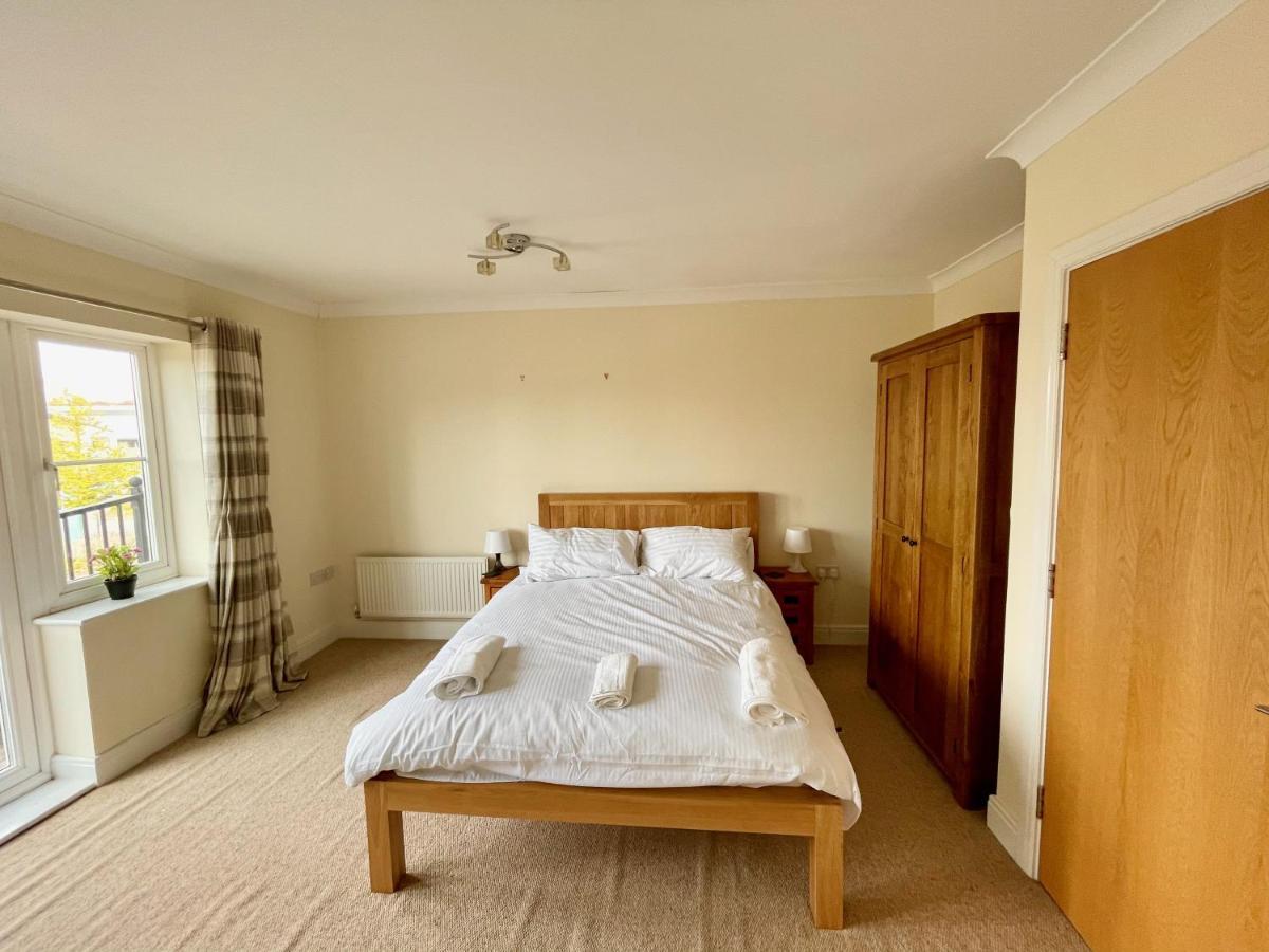 Manor House - Cosy Guesthouse Beside Farnham Hospital Екстериор снимка
